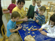 Pečení vánočních perníčků