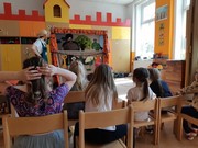 Divadlo Koloběžka - pohádka Šel zahradník do zahrady