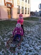 Musherka_a_sibirsti_psi_husky_ve_skolce