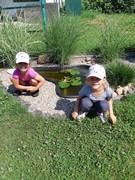 Na školní zahradě