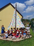 Na školní zahradě