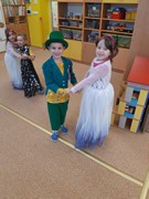 Maškarní karneval a žongler ve školce