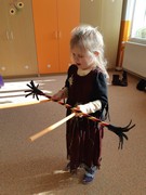 Maškarní karneval a žongler ve školce