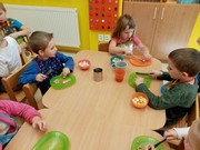 Vaříme bramborový salát z vypěstované zeleniny na školní zahrádce