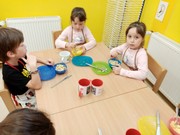 Vaříme bramborový salát z vypěstované zeleniny na školní zahrádce