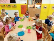 Vaříme bramborový salát z vypěstované zeleniny na školní zahrádce