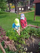 Pracujeme na školní zahradě