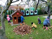 Školní zahrada na podzim