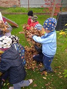 Školní zahrada na podzim