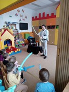 	Divadlo kouzel Valdini	