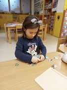 	Hrdá škola - Den her	