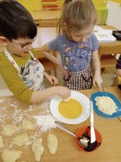 	Pečeme masopustní koláče	