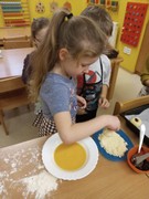 	Pečeme masopustní koláče	