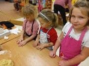 Pečeme vanilkové rohlíčky