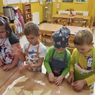 Pečení svatomartinských rohlíčků