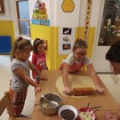 Pečení svatomartinských rohlíčků