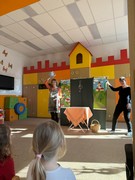 	Divadlo A Šmytec – Kouzelné housličky	