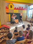 	Divadlo A Šmytec – Kouzelné housličky	