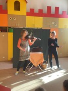 	Divadlo A Šmytec – Kouzelné housličky	