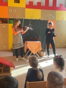 	Divadlo A Šmytec – Kouzelné housličky	