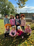 	Hrdá škola - Den šílených klobouků	