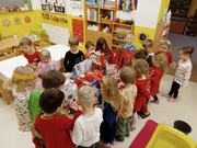 	Hrdá škola - Tajný Ježíšek	