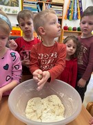 	Pečeme s dětmi masopustní koblížky	