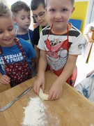 	Kuchařský den – pečeme rohlíky, housky a chléb	