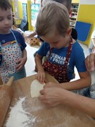 	Kuchařský den – pečeme rohlíky, housky a chléb	