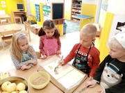 	Kuchařský den - pečeme štrůdly	