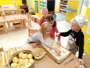 	Kuchařský den - pečeme štrůdly	