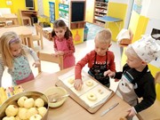 	Kuchařský den - pečeme štrůdly	