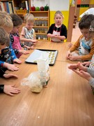 	kuchařský den - pečeme ve školce vánoční cukroví	