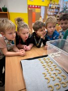 	kuchařský den - pečeme ve školce vánoční cukroví	