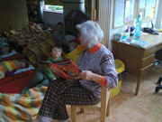 Čtení pohádkové babičky