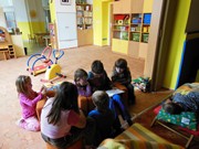 Čtení pohádkové babičky