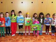 Předání stavebnic dětem